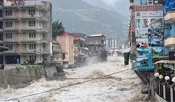पाकिस्तान में बाढ़ से मौत का मंजर जारी, 24 घंटों में 11 बच्चे समेत 28 लोगों की मौत