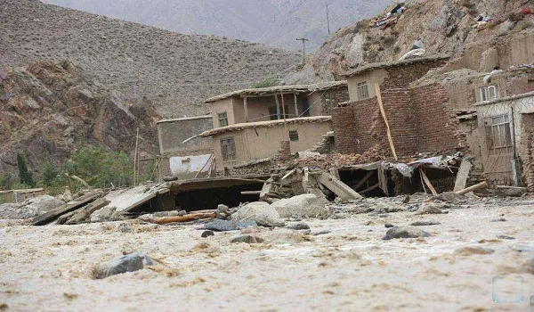 Afghanistan in flood: अफगानिस्तान के गजनी प्रांत में यात्री बस के बाढ़ में फंसने से तीन बच्चों समेत पांच की मौत