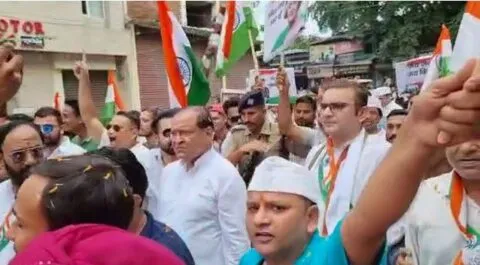 हल्द्वानी में कांग्रेस की भारत जोड़ो तिरंगा यात्रा का आगाज, सैकड़ों कार्यकर्ता हुए शामिल… देखें VIDEO