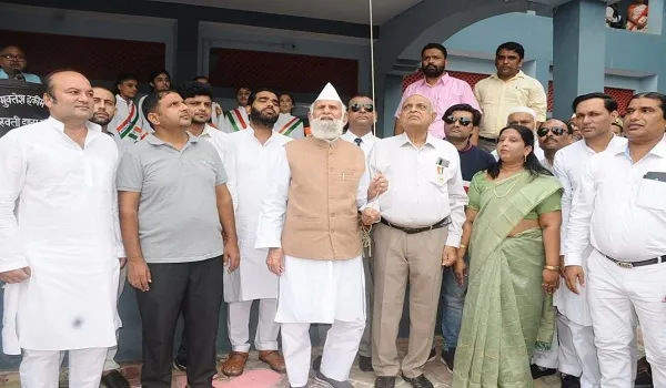 संभल: स्वतंत्रता दिवस पर जिलेभर में शान से फहराया तिरंगा