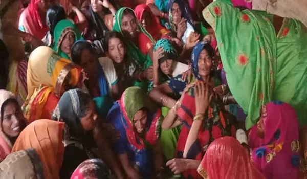 संभल: सांड ने किया बाइक सवार पर हमला, मौत