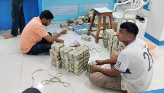 58 करोड़ कैश, 32 किलो सोना… बंगाल के बाद अब महाराष्ट्र में मिला काला कैश