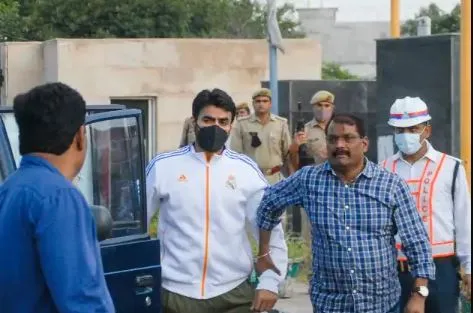 अभी जेल में ही रहेगा ‘गालीबाज’ नेता, कोर्ट ने की जमानत याचिका खारिज