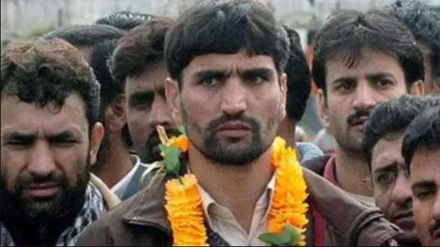 J&K: सरकार का बड़ा एक्शन, बिट्टा कराटे की पत्नी सहित चार कर्मचारी नौकरी से बर्खास्त