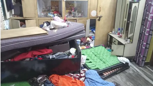 बदायूं: स्वास्थ्य विभाग के कर्मचारी के बंद मकान से चोरी, चोर डाल गए अपना ताला