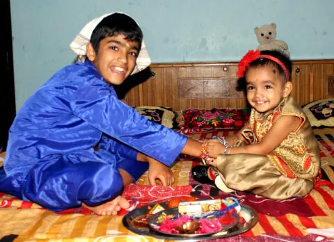 हल्द्वानी: भाई-बहनों ने आज मनाया रक्षाबंधन, 12 अगस्त को भी बंधेगी राखी