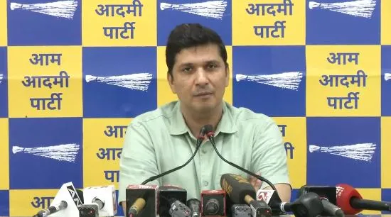 AAP का दावा- ‘हमारे विधायकों को दिया जा रहा 5-5 करोड़ का ऑफर’