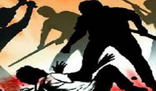 संभल: खनन अधिकारी की गाड़ी पर हमला, चालक घायल