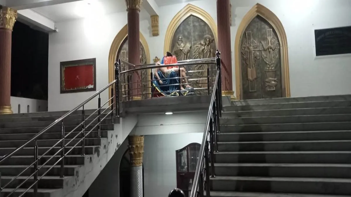 पंजाब में शरारती तत्वों ने चर्च पर किया हमला, प्रभु यीशु और मां मरियम की मूर्ति तोड़ी, गार्ड से मारपीट