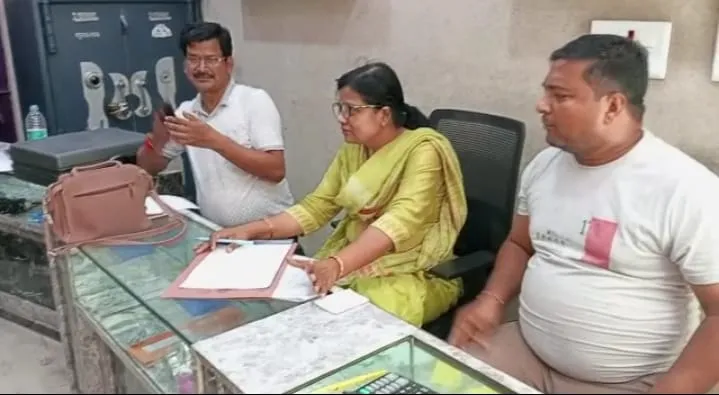 शाहजहांपुर: सर्राफा व्यापारी के यहां आयकर विभाग का छापा, मचा हड़कंप