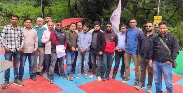 उत्तराखंड: कुमाऊं कमिश्नर दीपक रावत की बदसलूकी के खिलाफ भवाली, भीमताल और नैनीताल के पत्रकारों ने खोला मोर्चा