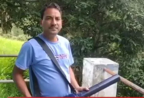 अल्मोड़ा: जंगली जानवरों को भगाने के लिए प्रधान ने बनाई अनोखी बंदूक