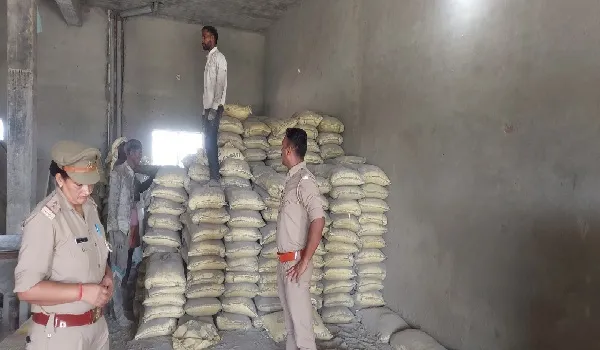 रामपुर : नकली सीमेंट फैक्ट्री पर एसओजी व संयुक्त टीम का छापा, 710 नकली कट्टे बरामद