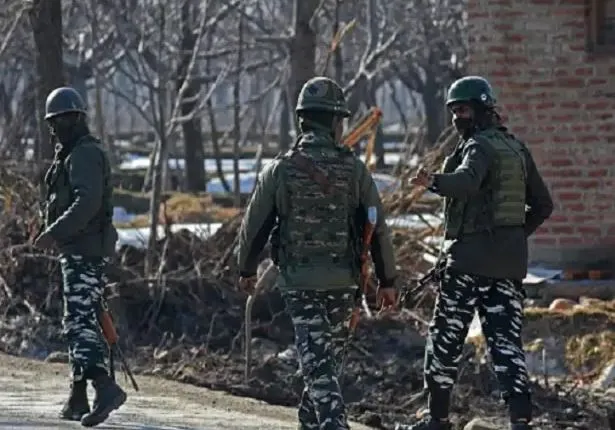 जम्मू-कश्मीर: आतंकियों ने एक बार फिर नापाक हरकत को दिया अंजाम, पुलिस टीम पर की फायरिंग, एक जख्मी