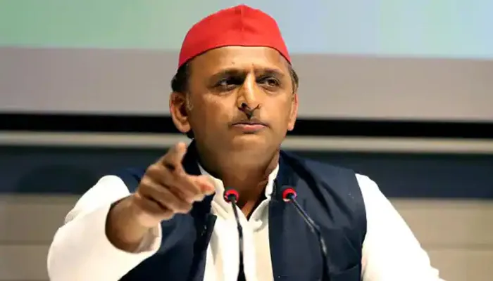 लखनऊ : भाजपा पर अखिलेश का निशाना, बोले -तिरंगा यात्रा के साथ बीजेपी करा सकती है दंगा