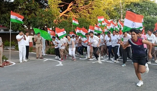 अमरोहा: स्वतंत्रता सप्ताह पर पुलिस लाइन में हुआ हाफ मैराथन दौड़ का आयोजन