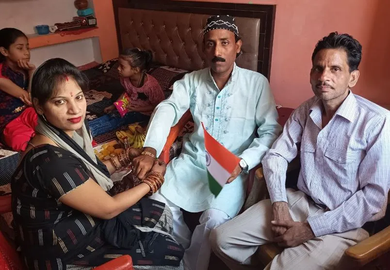 पीलीभीत: रक्षाबंधन पर पेश की भाईचारे की मिसाल, हिंदू मुस्लिम एकता का संदेश देते हुए कई भाई-बहनों ने मनाया पर्व