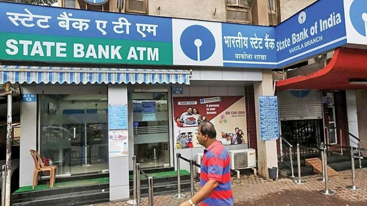 SBI at Your Doorstep: एसबीआई किन ग्राहकों को घर जाकर देता है फ्री बैंकिंग सर्विस? यहां जानें डिटेल