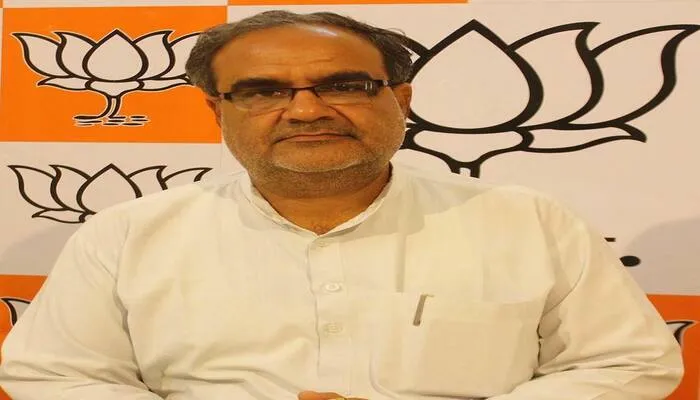 लखनऊ: ट्रेन की लेटलतीफी से परेशान हुए भाजपाई, प्रदेश अध्यक्ष के आगमन का है कार्यक्रम