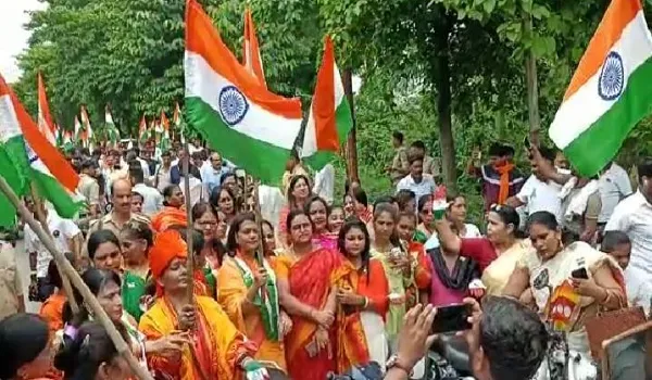 मुरादाबाद: भाजपा नेत्री गीता प्रधान बिगड़े बाेल, कहा- सांसद बर्क को देश से धक्के मारकर निकाल देना चाहिए