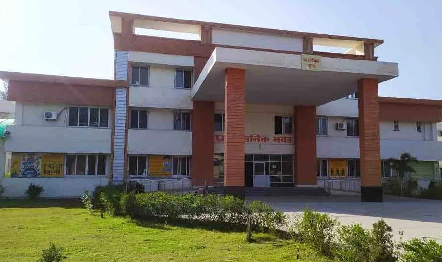 बरेली: मीटर चालू है…धड़ल्ले से चल रहे AC, हीटर पर पक रहा खाना