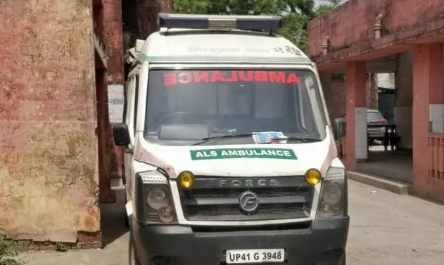 बरेली: सिलेंडर लगाकर दौड़ रही सरकारी एंबुलेंस, जांच के आदेश