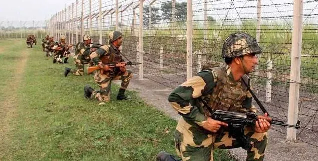जम्मू-कश्मीर में मादक पदार्थों की तस्करी की कोशिश विफल, गोलीबारी में पाकिस्तानी घुसपैठिया घायल