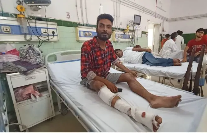 बरेली : बाइक सवार बदमाशों ने युवक के पैर में मारी गोली, जिला अस्पताल में भर्ती