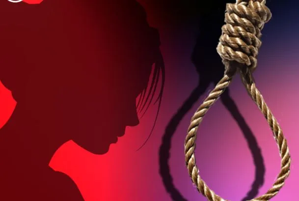 लखीमपुर-खीरी: अश्लील फोटो वायरल होने से परेशान युवती ने लगाई फांसी, मचा हड़कंप