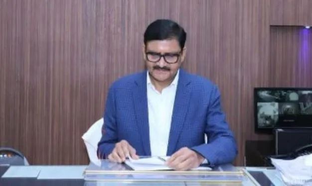 बरेली: यूपी-उत्तराखंड की सीमा पर बढ़ाई जाए निगरानी- डीएम