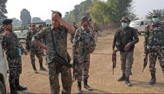 सुरक्षाबलों को मिली बड़ी सफलता, भारी मात्रा में विस्फोटक और हथियार बरामद 