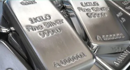 म्यूचुअल फंड कंपनियों में सिल्वर ईटीएफ लाने की होड़, 1,400 करोड़ रुपये की संपत्तियां जुटाईं