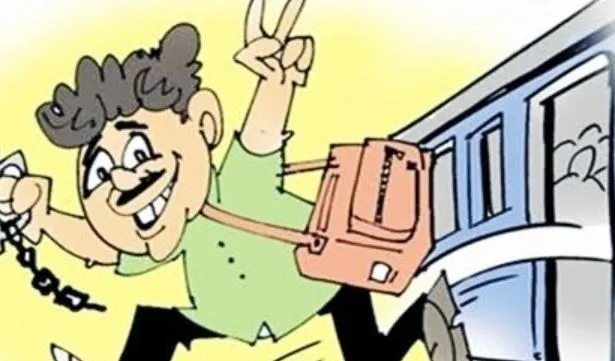 शाहजहांपुर: ट्रेन में बढ़ी चोरी की वारदातें, यात्री का नकदी समेत बैग चोरी