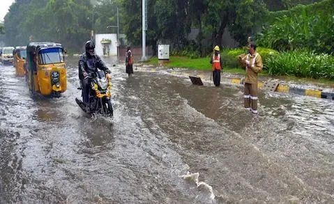 मध्य केरल में बारिश का कहर जारी, जलभराव से प्रभावित निवासियों के लिए सतर्कता बढ़ाई