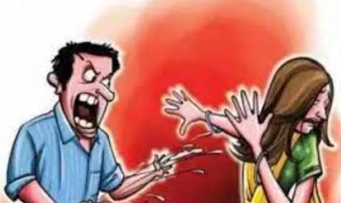 रामपुर: पति ने तलाक पीड़िता के ऊपर डाला तेजाब, मुकदमा दर्ज