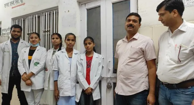 पीलीभीत: अस्पतालों में दो घंटे तक काम से दूर रहे फार्मासिस्ट