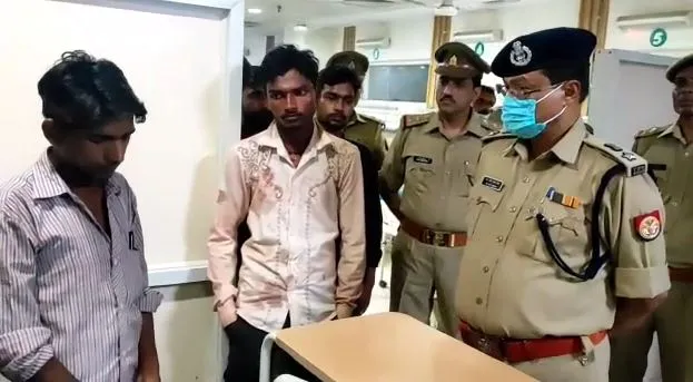 बदायूं: पोल से दबे तीनों बच्चों की हालत गंभीर, एसएसपी अस्पताल पहुंचे