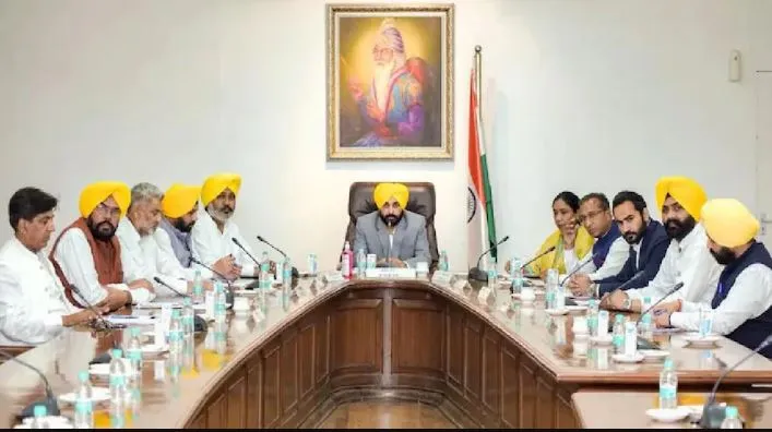 पंजाब: संविदा शिक्षकों को नियमित नौकरी के लिए एक बार मिलेगी आयु सीमा में छूट