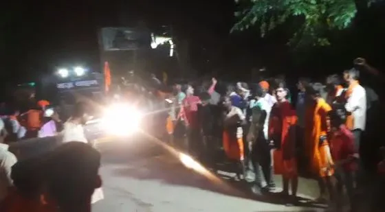 बरेली: कांवड़िए को बाइक से टक्कर लगने पर बवाल, ग्रामीणों का पथराव, एसएचओ समेत 6 घायल, देर रात डीएम-एसएसपी थाने पर पहुंचे