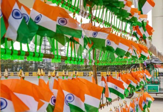 अमृत महोत्सव: आजादी के 75वीं वर्षगाठ पर हुआ 75 रुपये का डाक टिकट जारी