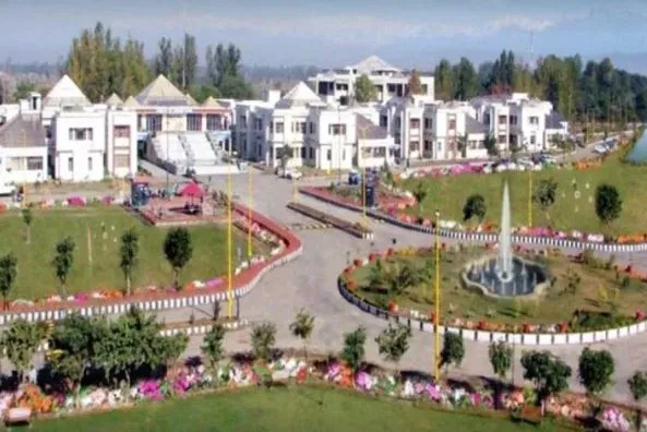 कश्मीर विश्वविद्यालय ने डाटा हैकिंग की जांच की शुरू, 10 लाख छात्रों के डाटा में लगा था सेंध 