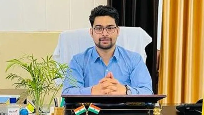 बरेली: 239 अमृत सरोवर 15 तक हर हाल में हों तैयार- सीडीओ