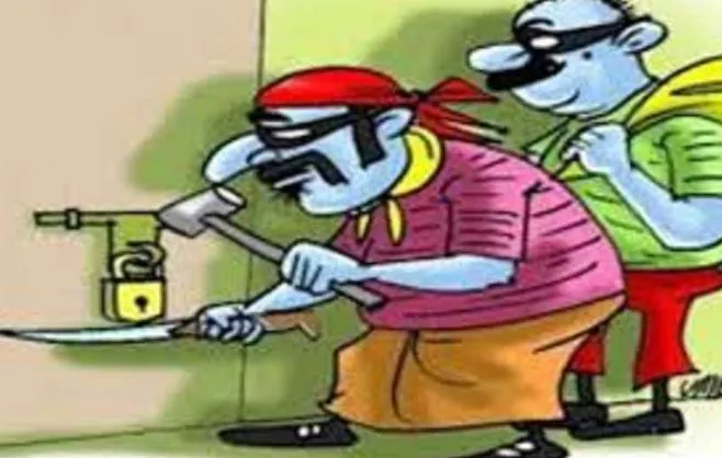 बरेली: घर में चोरों ने बोला धावा, नकदी, जेवर समेत बच्चे की गुल्लक भी उड़ा ले गए