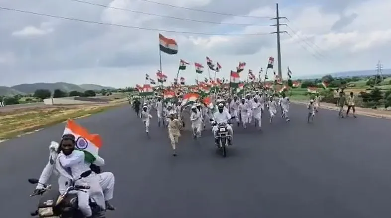 मदरसों के बच्चों ने जीता सभी का दिल, BJP ने भी शेयर की ये Video, तिरंगा यात्रा निकाली ऐसी… हर कोई कर रहा तारीफ