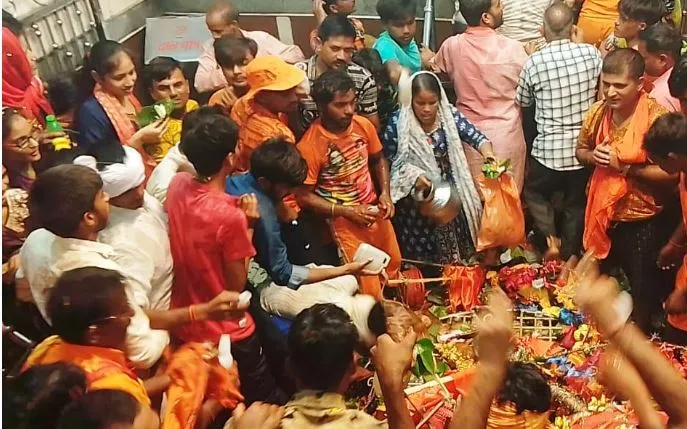 लखीमपुर: नागपंचमी पर लोगों ने की नाग देवता की पूजा, मांगी मन्नत