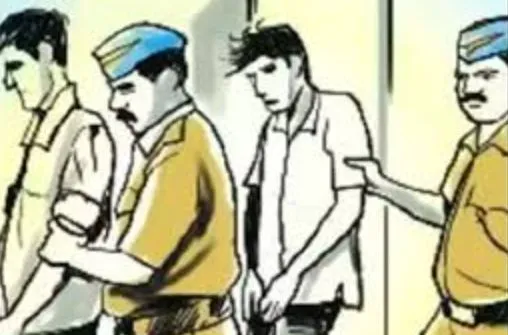 लूट की वारदात सुलझी,चार बदमाश राशि सहित गिरफ्तार