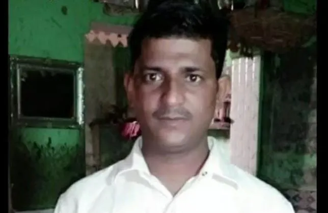 शाहजहांपुर: जेल में फंदे पर लटका मिला बंदी का शव, मचा हड़कंप