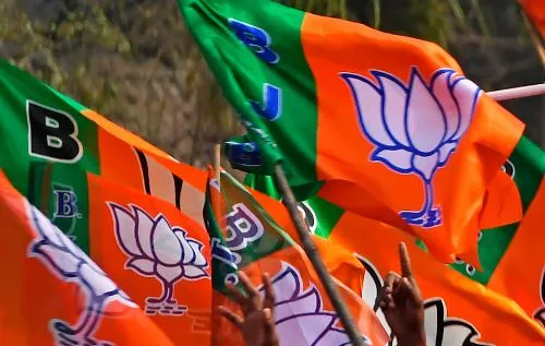 J&k मतदाता मामला: नेकां की सर्वदलीय बैठक के खिलाफ रणनीति तय करने के लिए भाजपा की बैठक