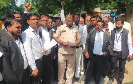 बरेली: राजस्थान में दलित छात्र की मौत को लेकर रोष, आरोपी शिक्षक के खिलाफ कड़ी कार्रवाई की मांग