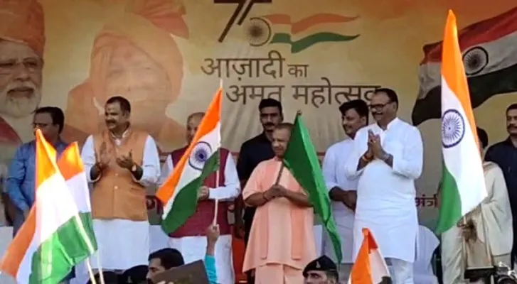 लखनऊ : मुख्यमंत्री ने तिरंगा बाइक रैली को दिखाई हरी झंडी,कहा- हर घर तिरंगा अमर सपूतों को स्मरण करने का अवसर है